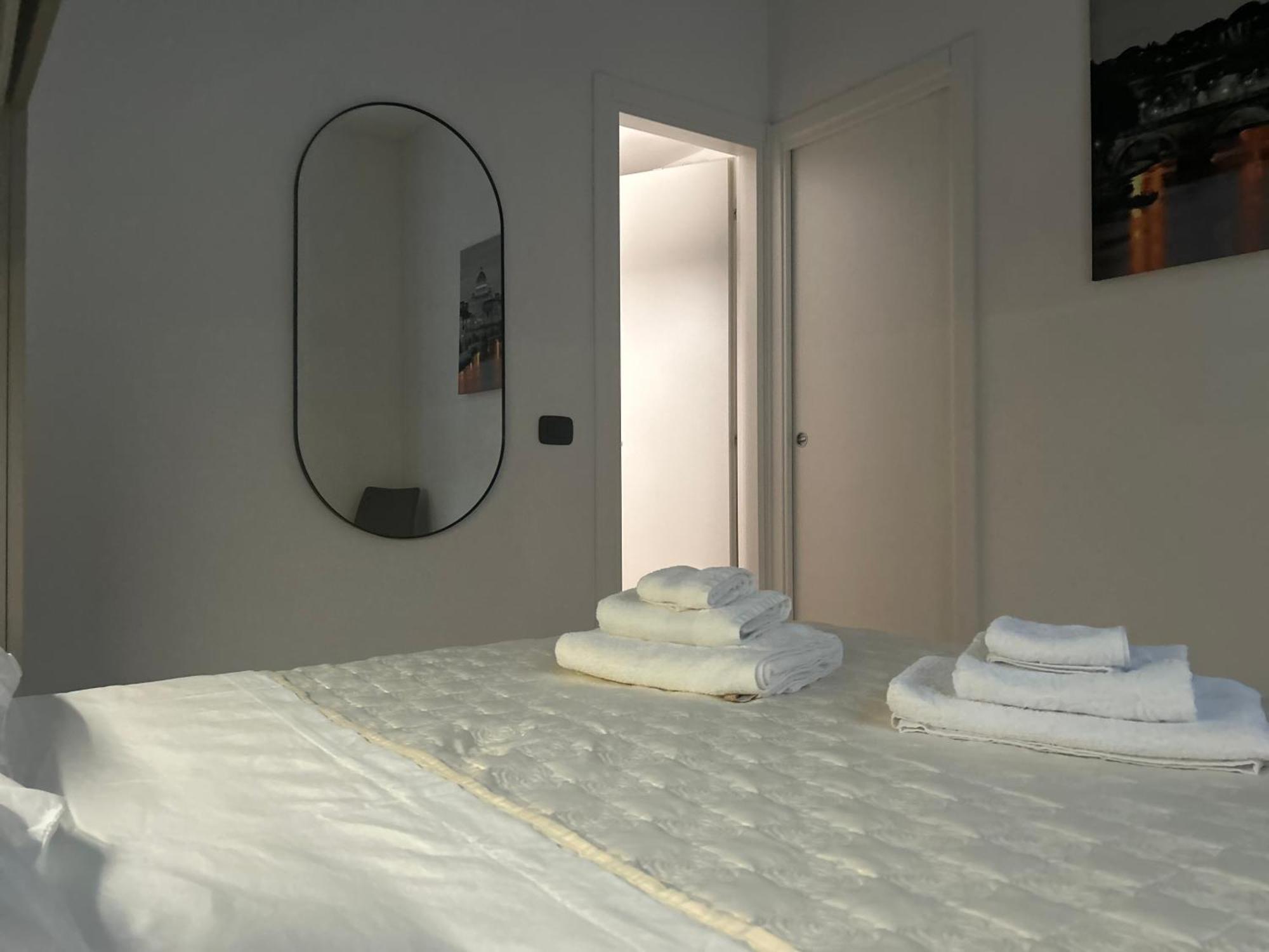 Leonard Vatican House Apartment *